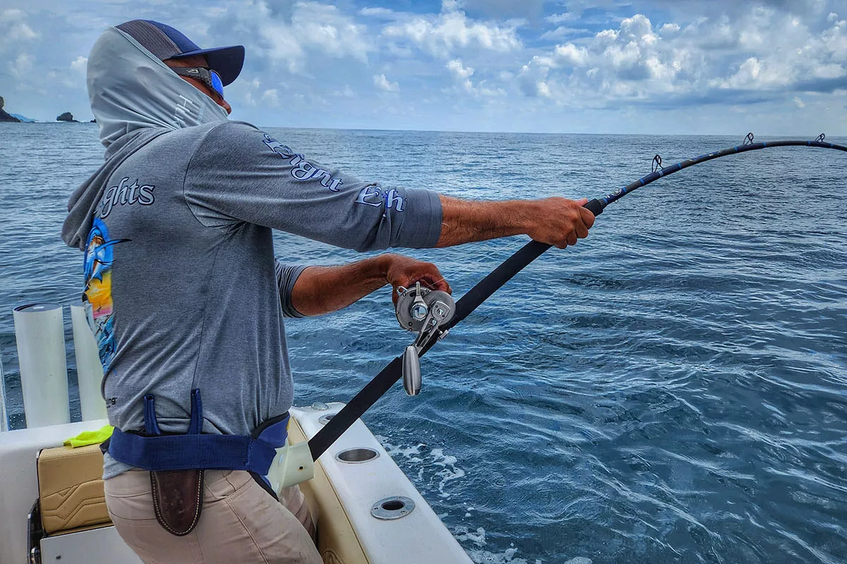 Luis Enrique battling a goliath grouper in Costa Rica