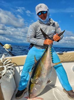 yellowfin tuna caught fishing spotted dolphin schools in southern Costa Rica with Mike Hennessy